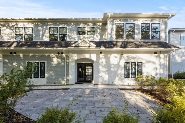 $2,113 | 186 Bedford Street, Unit 203, Lexington, MA 02420