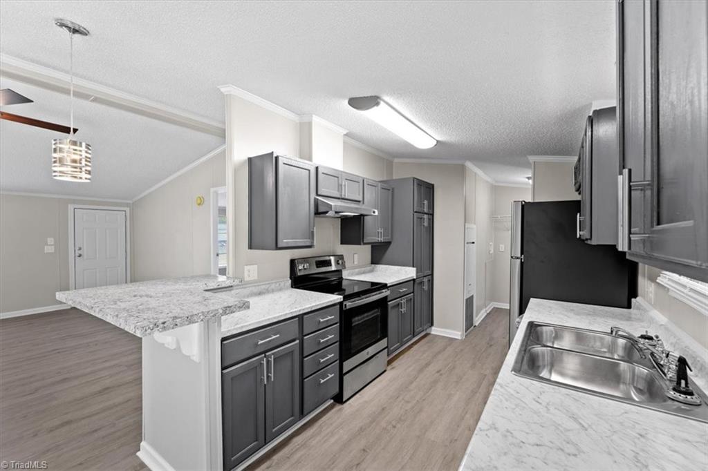 1604 Mossbrook Circle High Point, NC 27260 - Photo 11 of 28