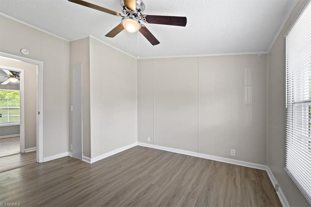 1604 Mossbrook Circle High Point, NC 27260 - Photo 20 of 28