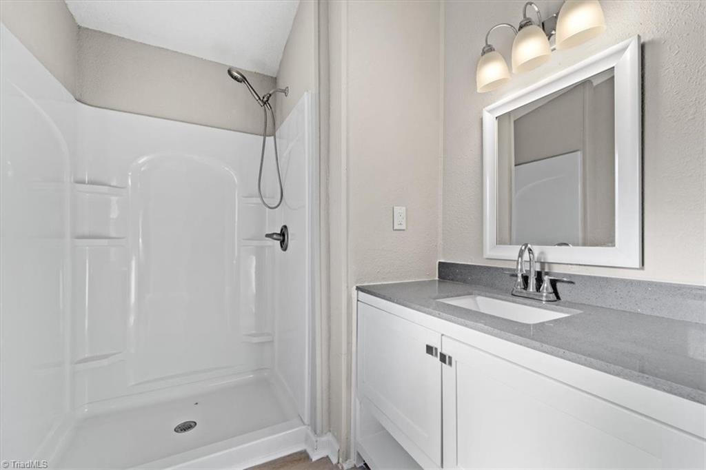 1604 Mossbrook Circle High Point, NC 27260 - Photo 23 of 28