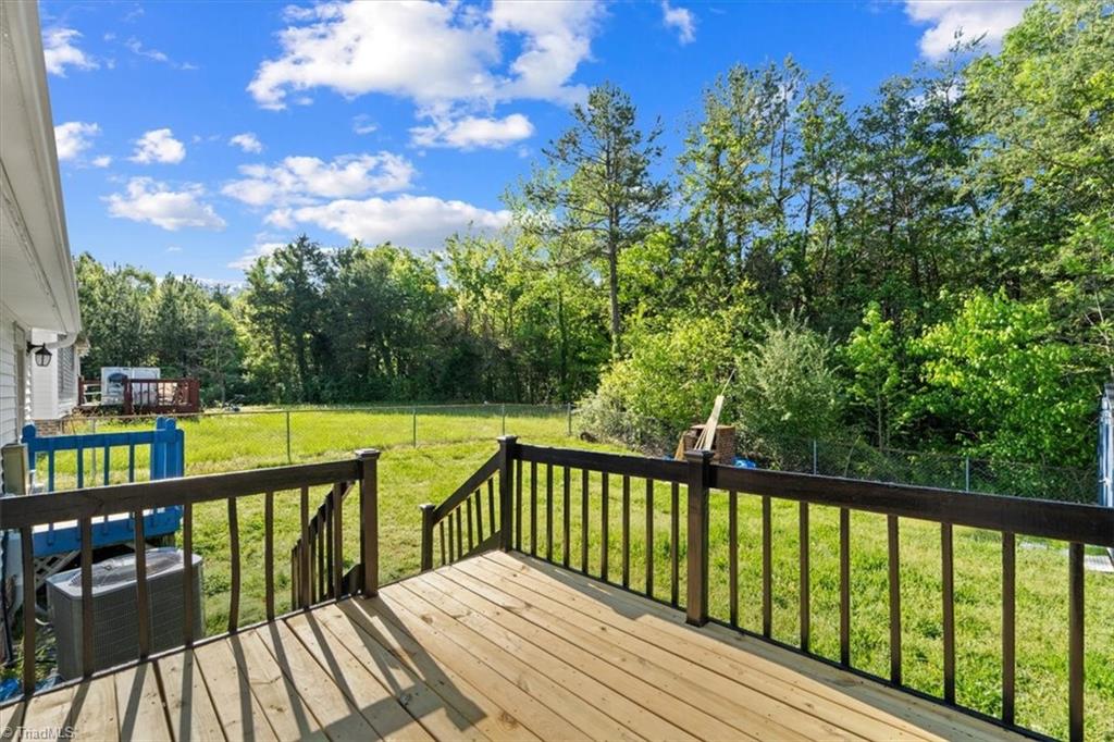 1604 Mossbrook Circle High Point, NC 27260 - Photo 26 of 28