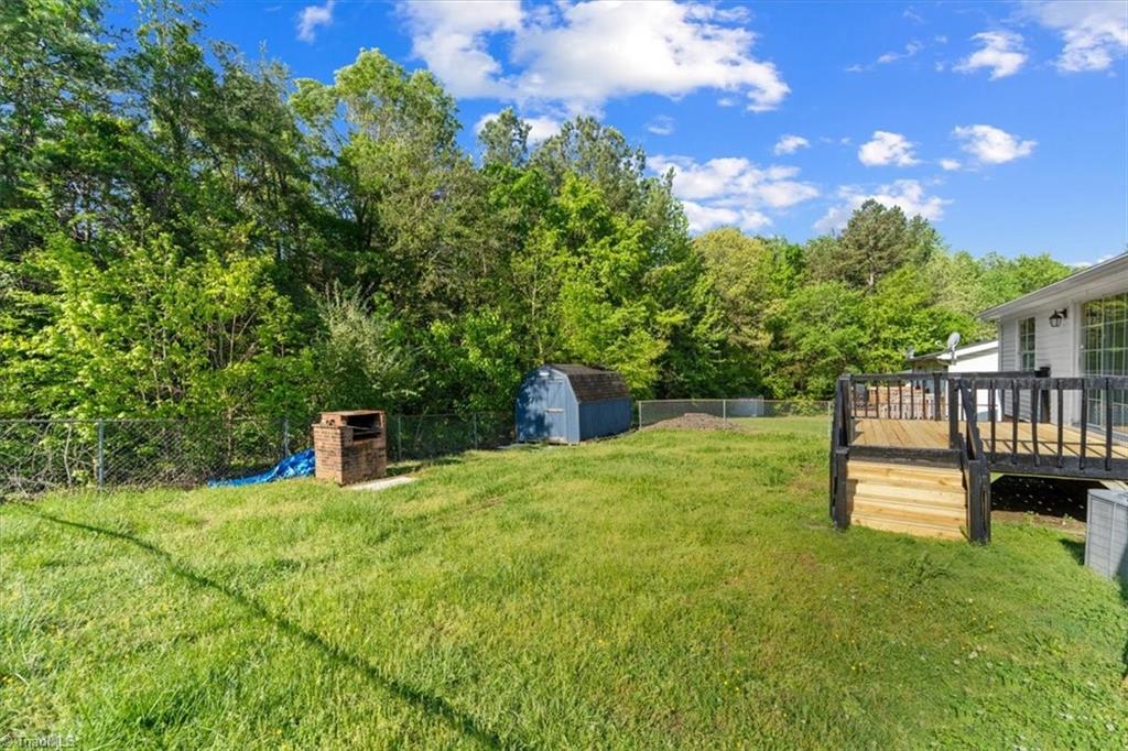 1604 Mossbrook Circle High Point, NC 27260 - Photo 27 of 28