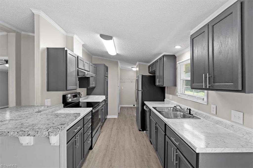 1604 Mossbrook Circle High Point, NC 27260 - Photo 6 of 28