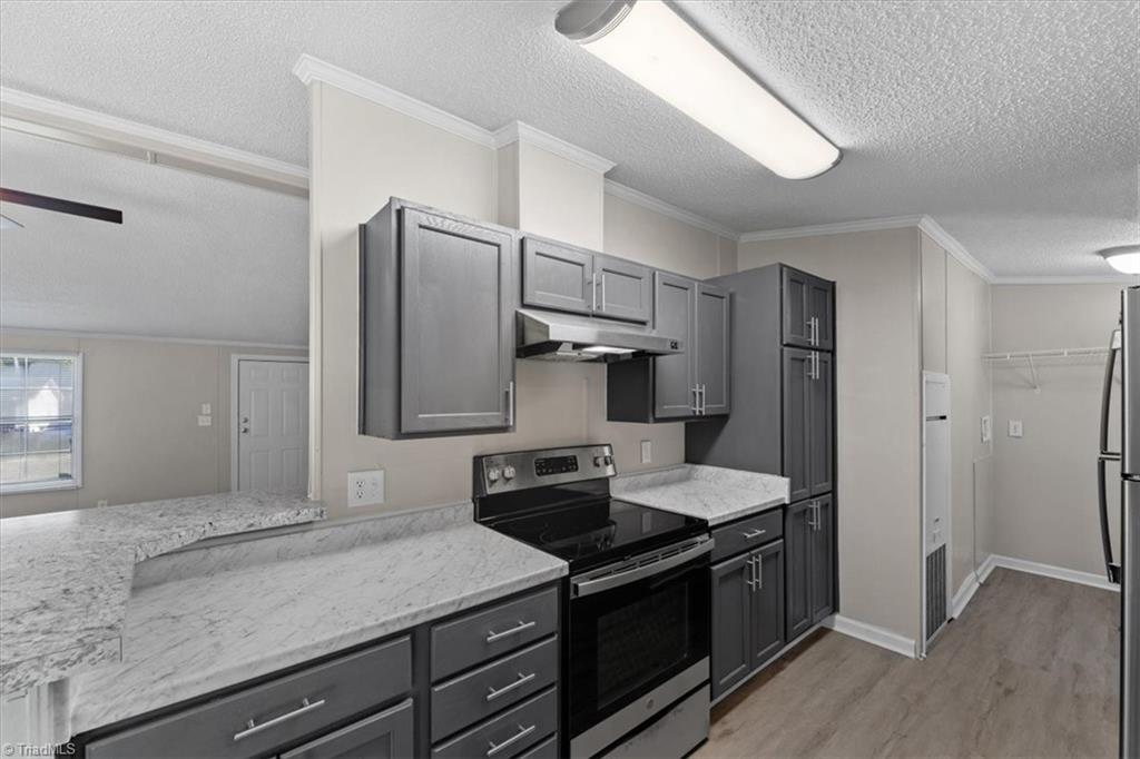 1604 Mossbrook Circle High Point, NC 27260 - Photo 9 of 28