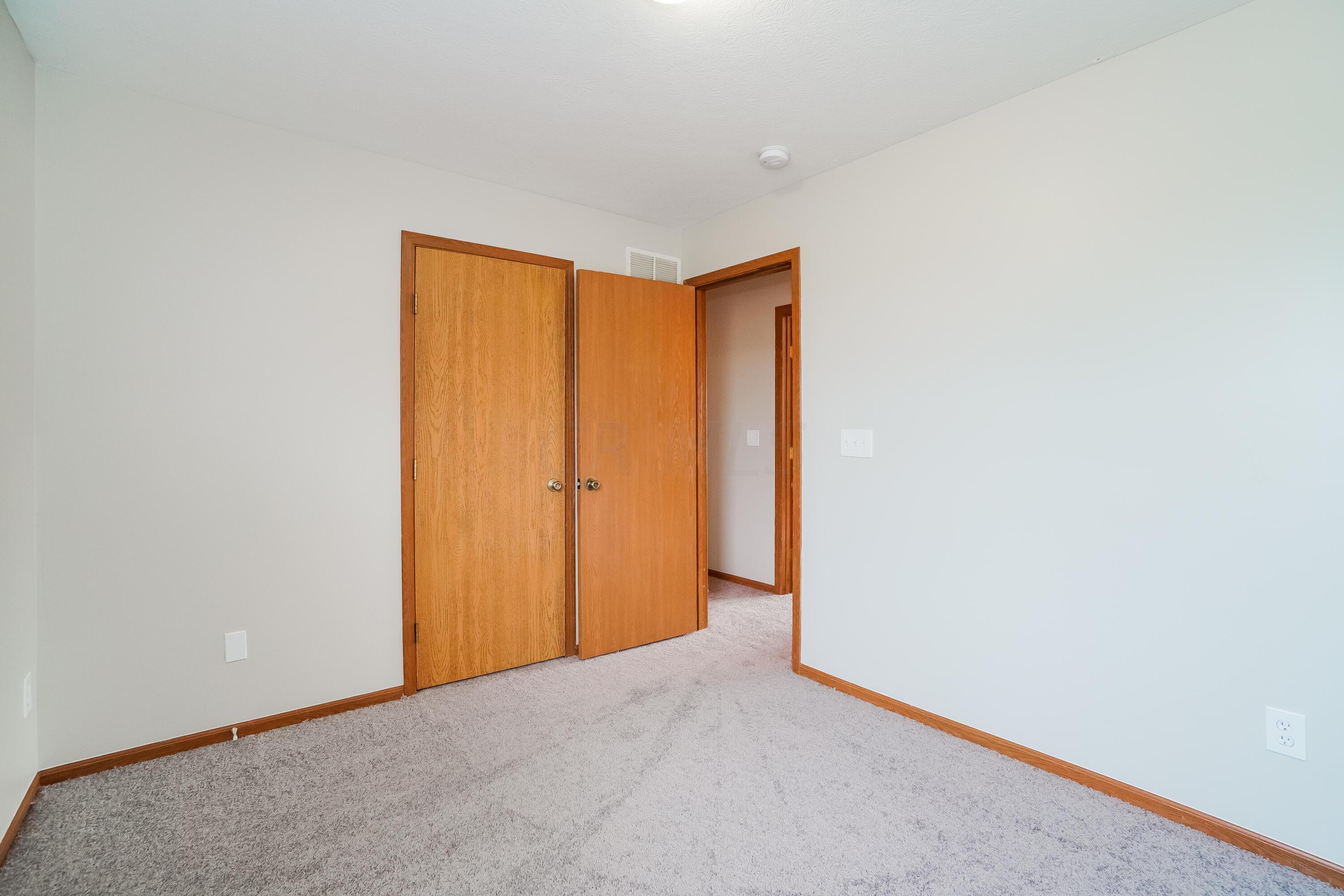 411 Lockbay Road Commercial Point, OH 43116 - Photo 12 of 17 028-photo-bedroom-12930851