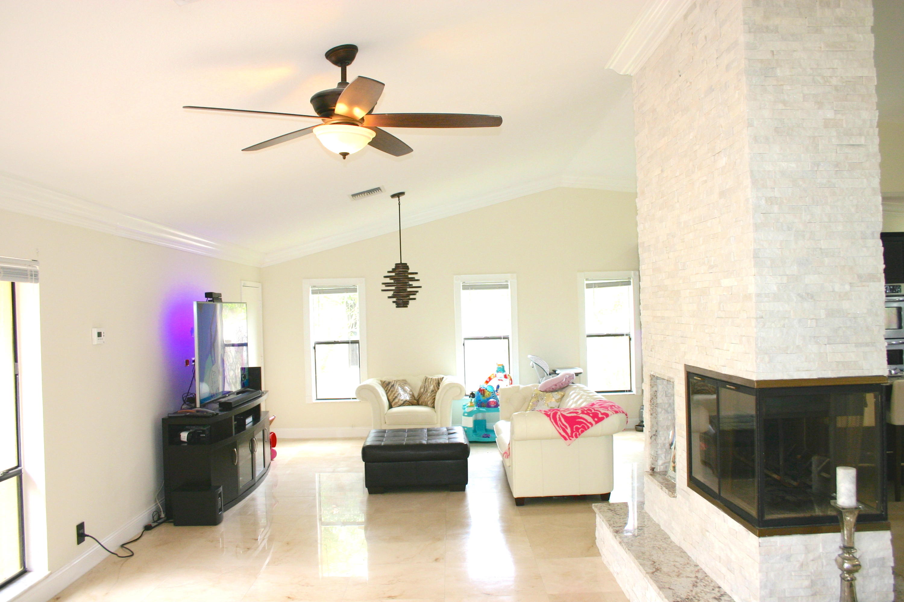 23285 Lago Mar Circle Boca Raton, FL 33433 - Photo 7 of 37 7 HUGE LIVING AREA
