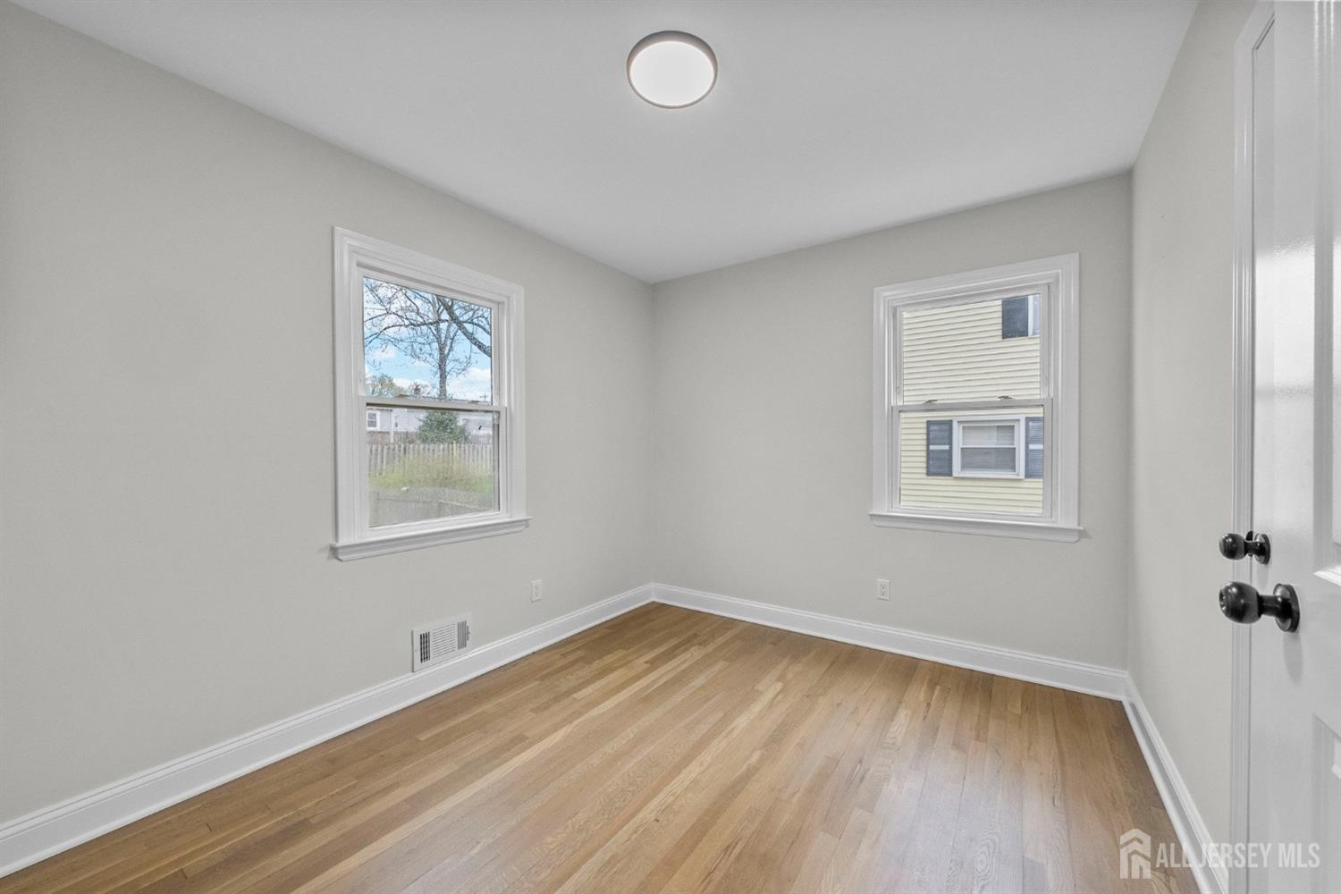 73 George Street Milltown, NJ 08850 - Photo 12 of 28 Gallery Image 12