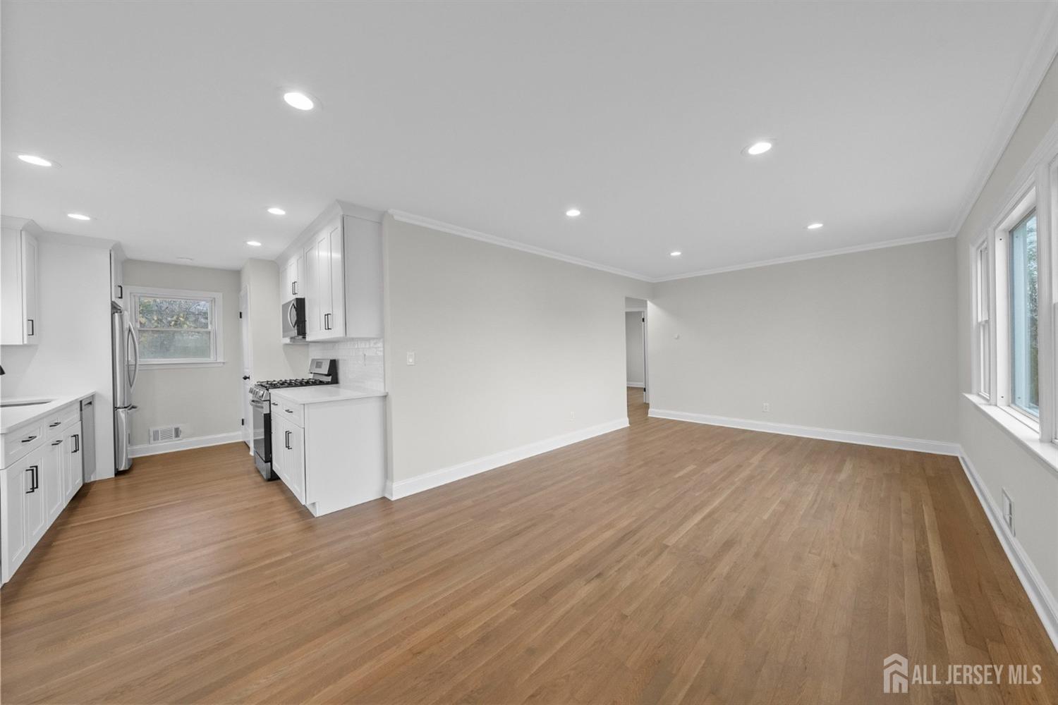 73 George Street Milltown, NJ 08850 - Photo 4 of 28 Gallery Image 4