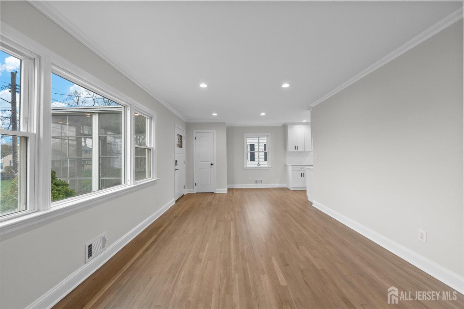 73 George Street Milltown, NJ 08850 - Photo 5 of 28 Gallery Image 5