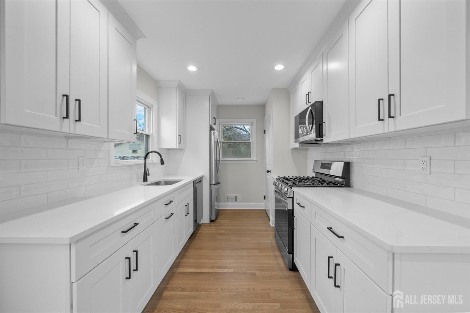73 George Street Milltown, NJ 08850 - Photo 7 of 28 Gallery Image 7