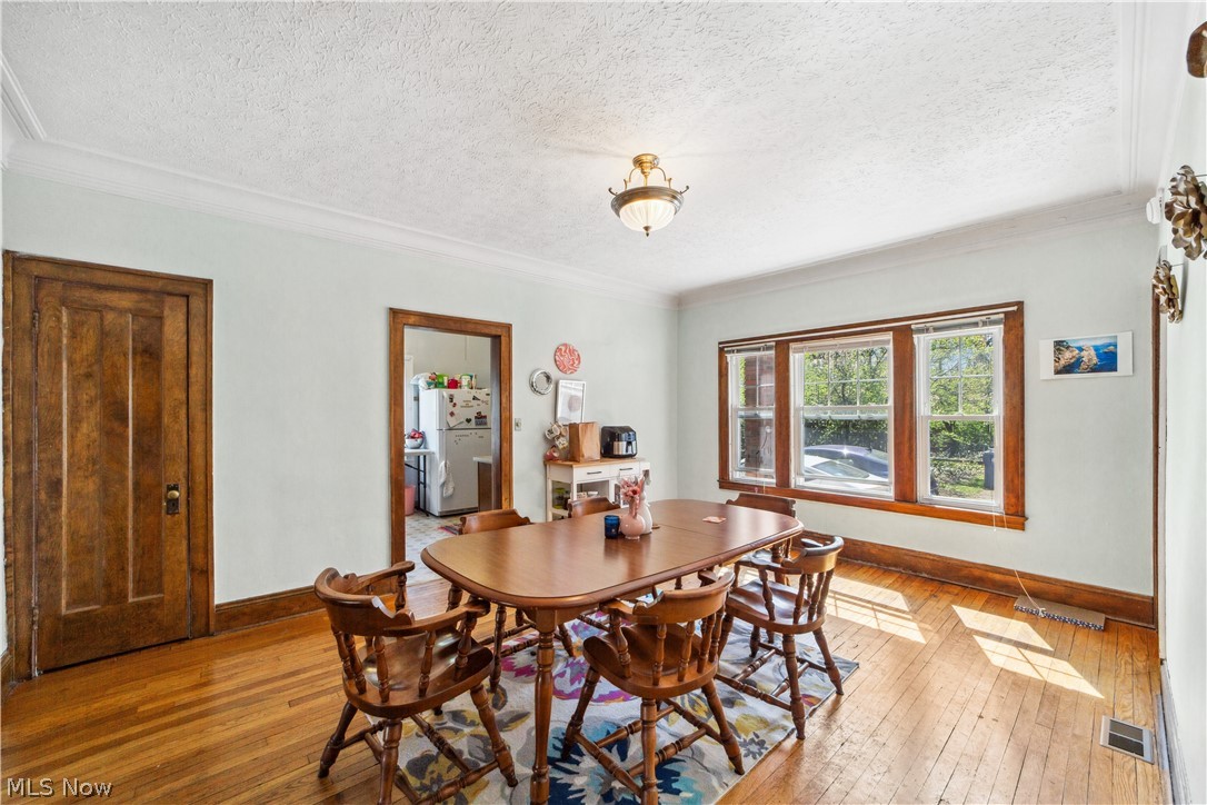 2430 Overlook Road Cleveland, OH 44106 - Photo 6 of 36