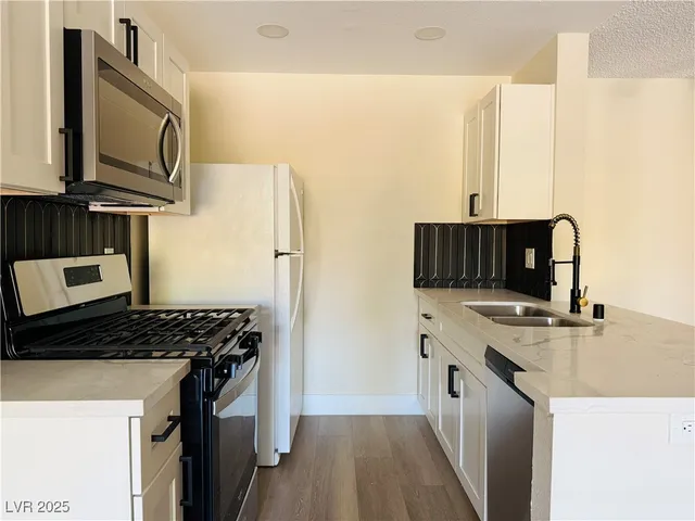 $1,350 | 2200 South Fort Apache Road, Unit 2095, Las Vegas, NV 89117