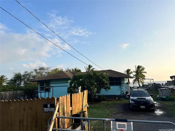 $375,000 | 54 Beach Place, Kaunakakai, HI 96748
