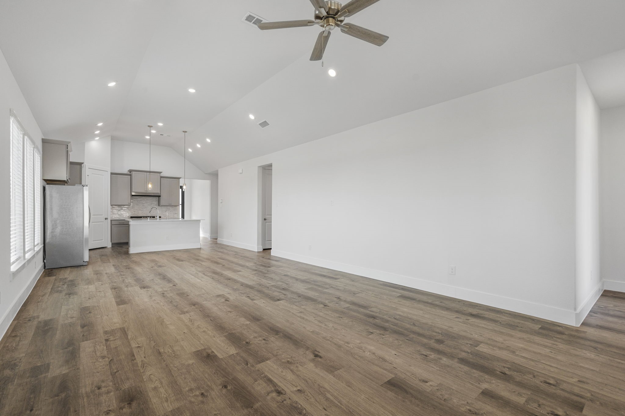 304 Gambels Quail Road Hempstead, TX 77445 - Photo 3 of 24