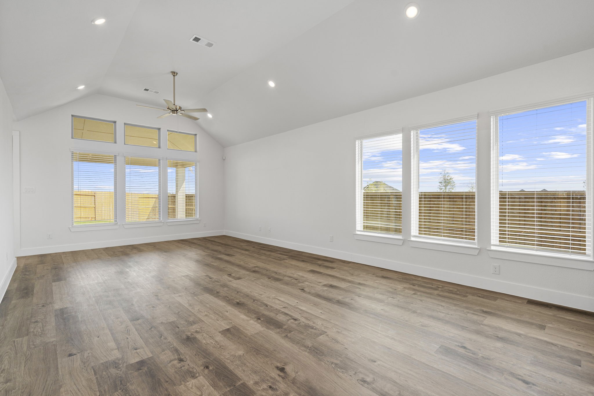 304 Gambels Quail Road Hempstead, TX 77445 - Photo 8 of 24