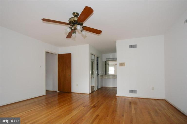 600 Hermleigh Road Silver Spring, MD 20902 - Photo 11 of 17 Master Bedroom