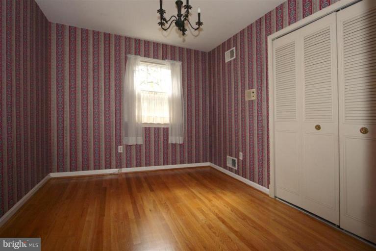 600 Hermleigh Road Silver Spring, MD 20902 - Photo 5 of 17 Bedroom #4