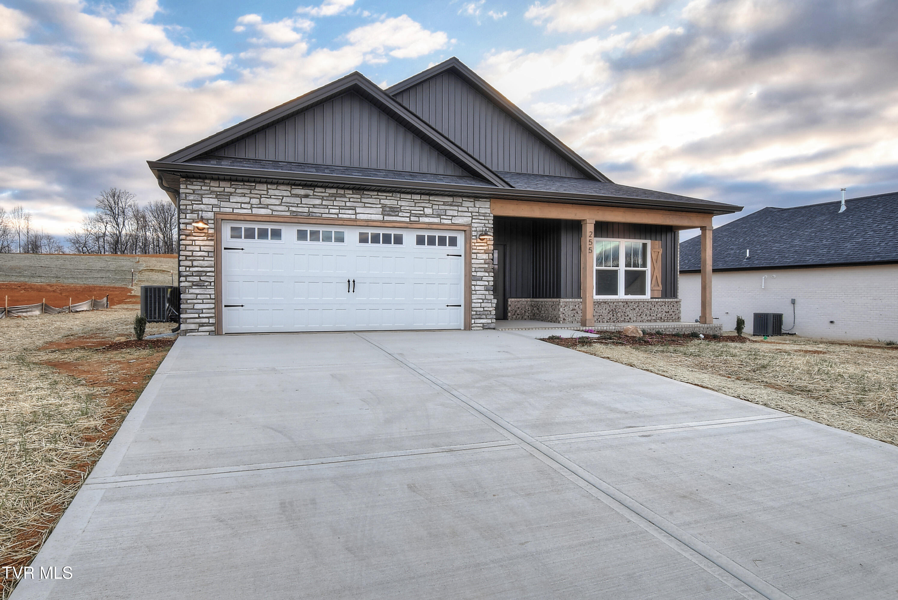 255 Ruby Rose Ridge Jonesborough, TN 37659 - Photo 3 of 32 3