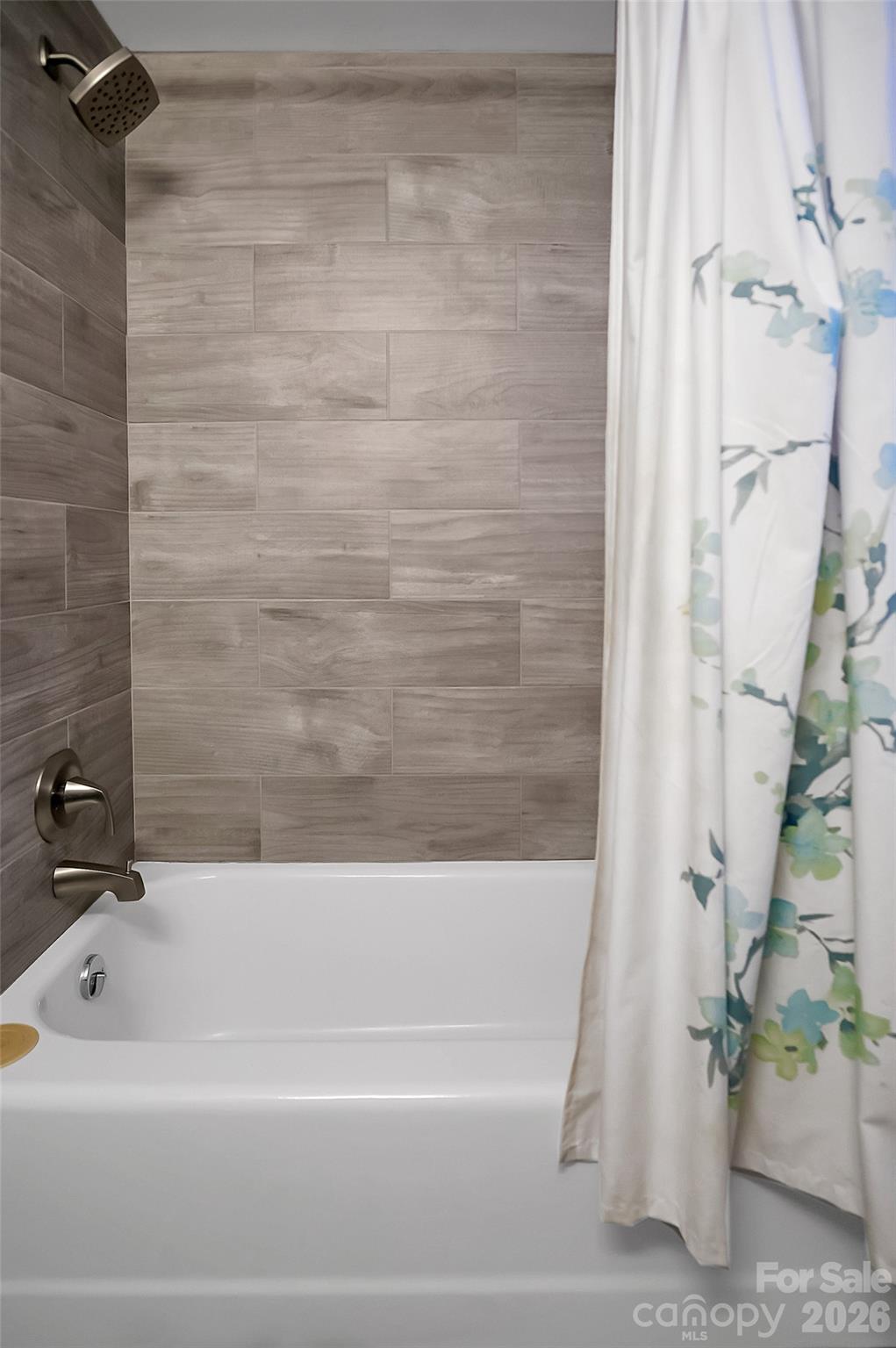 808 Old Mt Holly Road Stanley, NC 28164 - Photo 39 of 48 a bathroom with a bathtub