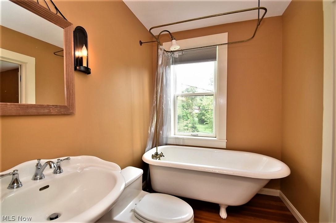 8283 Fairmount Road Novelty, OH 44072 - Photo 23 of 30 Upper Bath