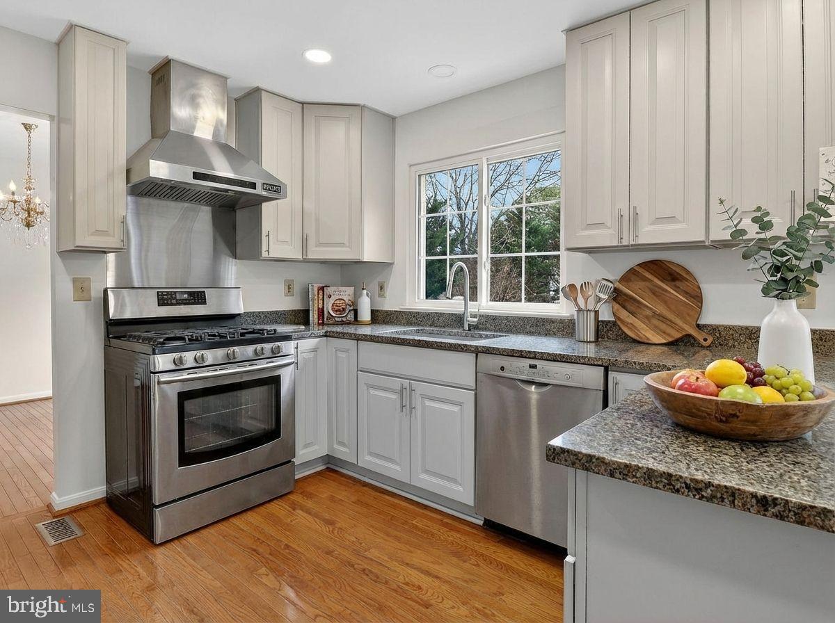 64 Foxwell Bend Road Glen Burnie, MD 21061 - Photo 11 of 38 Kitchen
