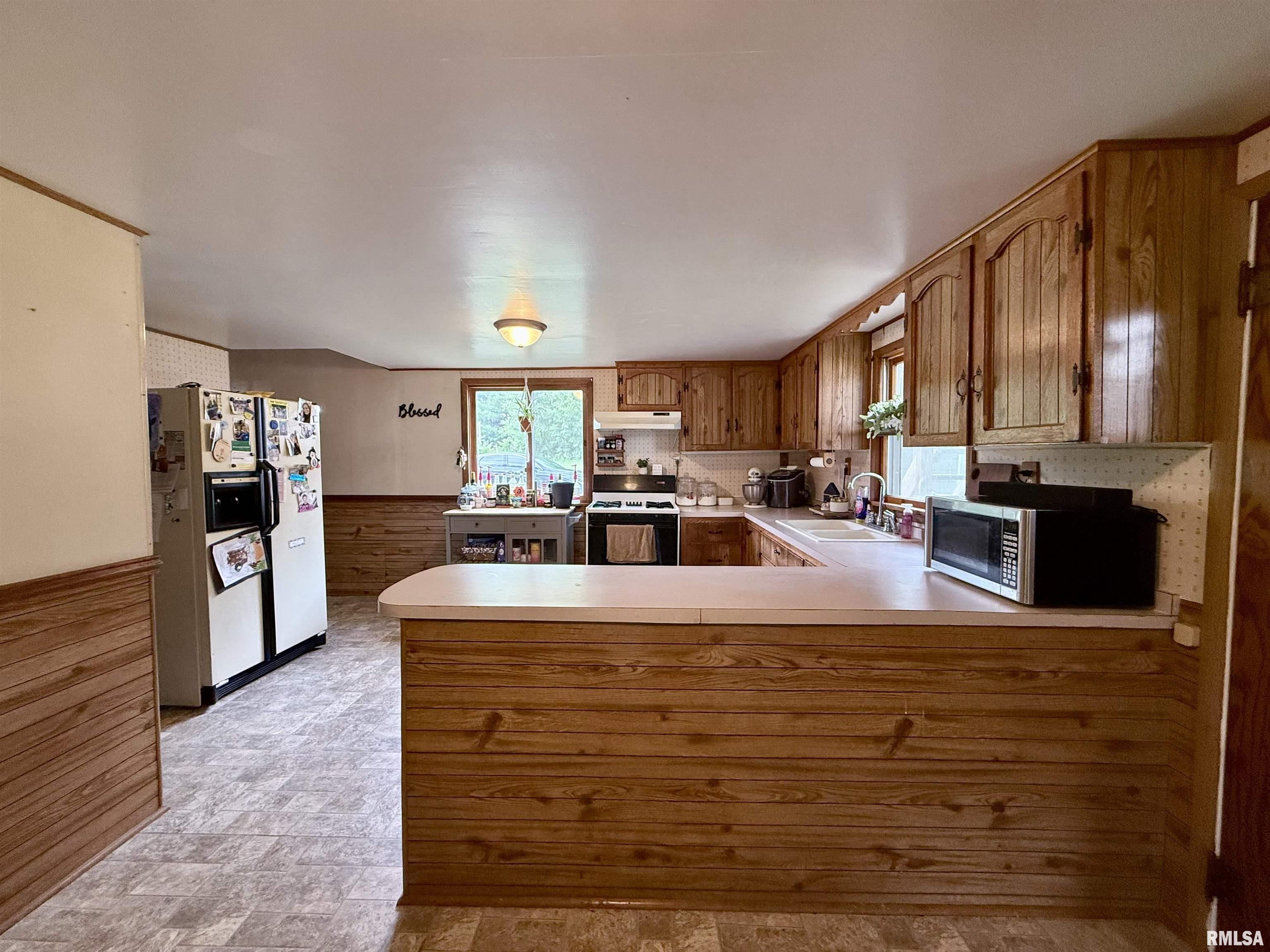 200 North Potts Road Taylorville, IL 62568 - Photo 9 of 32