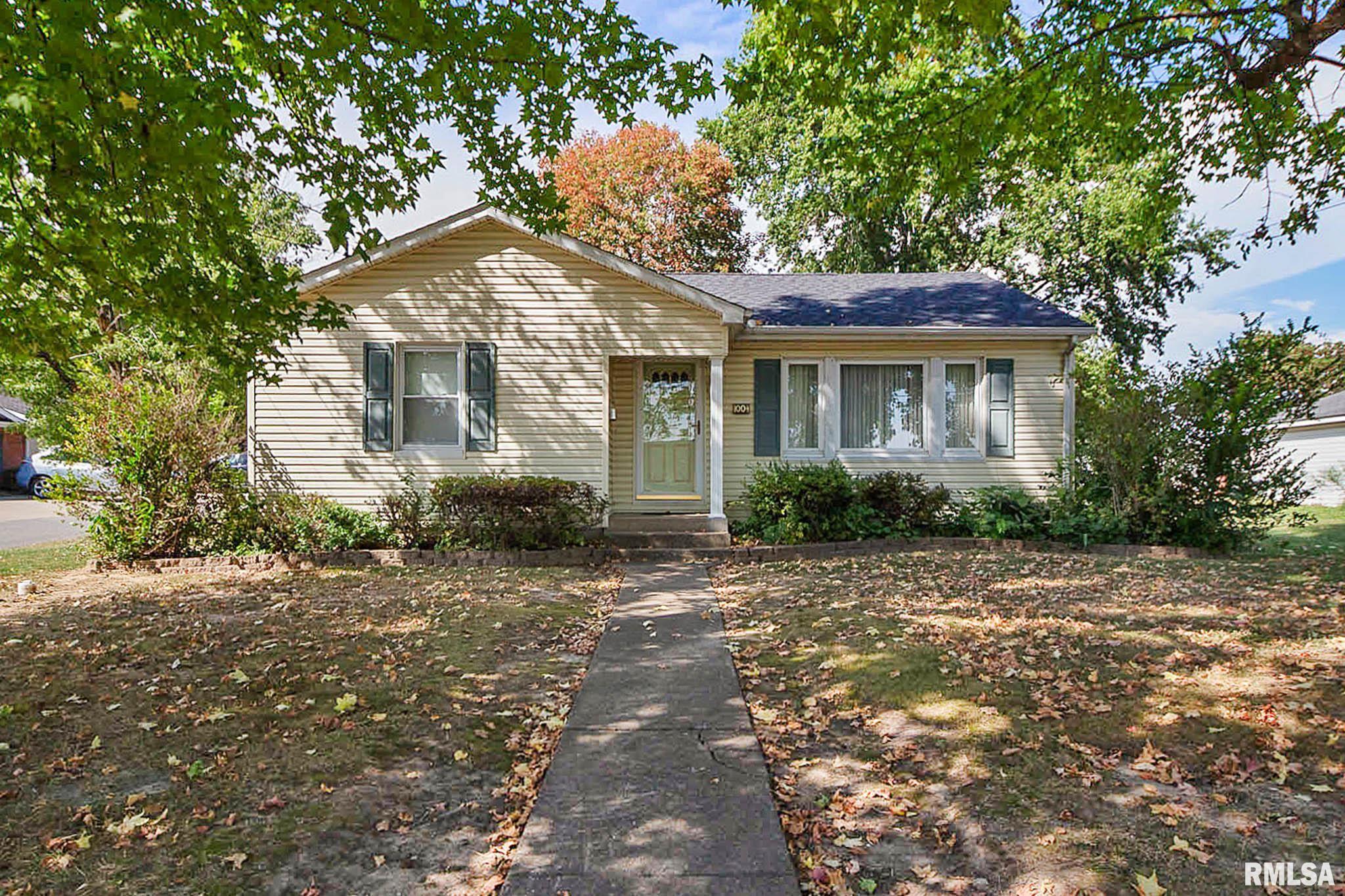 1004 West White Street Marion, IL 62959 - Photo 1 of 24
