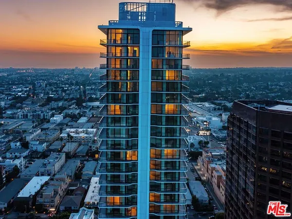 $6,150 | 11750 Wilshire Boulevard, Unit 2004, Los Angeles, CA 90025