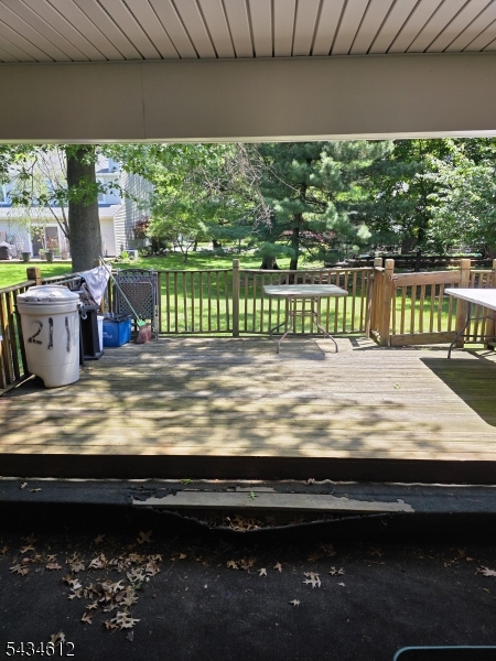 394 Rittenhouse Court North Brunswick, NJ 08902 - Photo 3 of 18