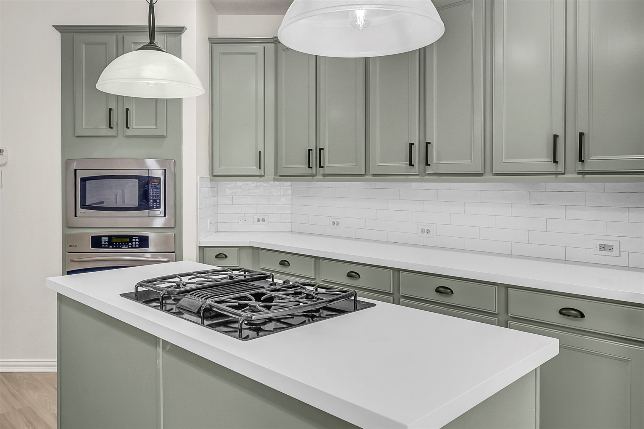 10 Chippewa Trail Spring, TX 77389 - Photo 9 of 46 Kitchen