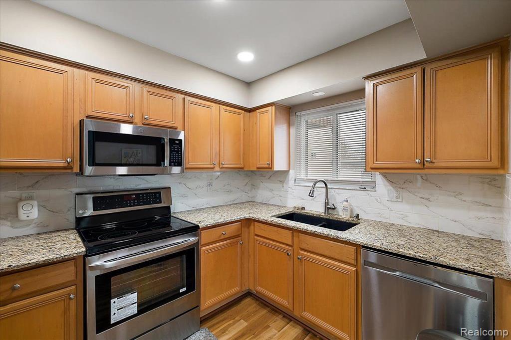 1614 Rivers Edge Rochester Hills, MI 48307 - Photo 12 of 24