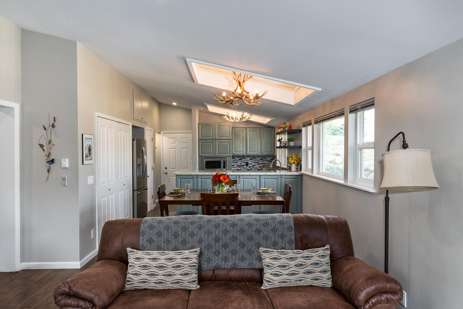 3660 Upper Ranch Condo Drive Sun Valley, ID 83353 - Photo 5 of 48 Living room to kitchen