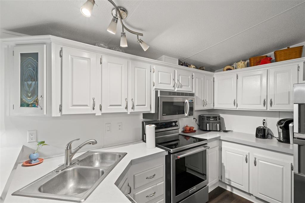 12222 Beagle Road Hudson, FL 34667 - Photo 20 of 78 Gallery Image 20