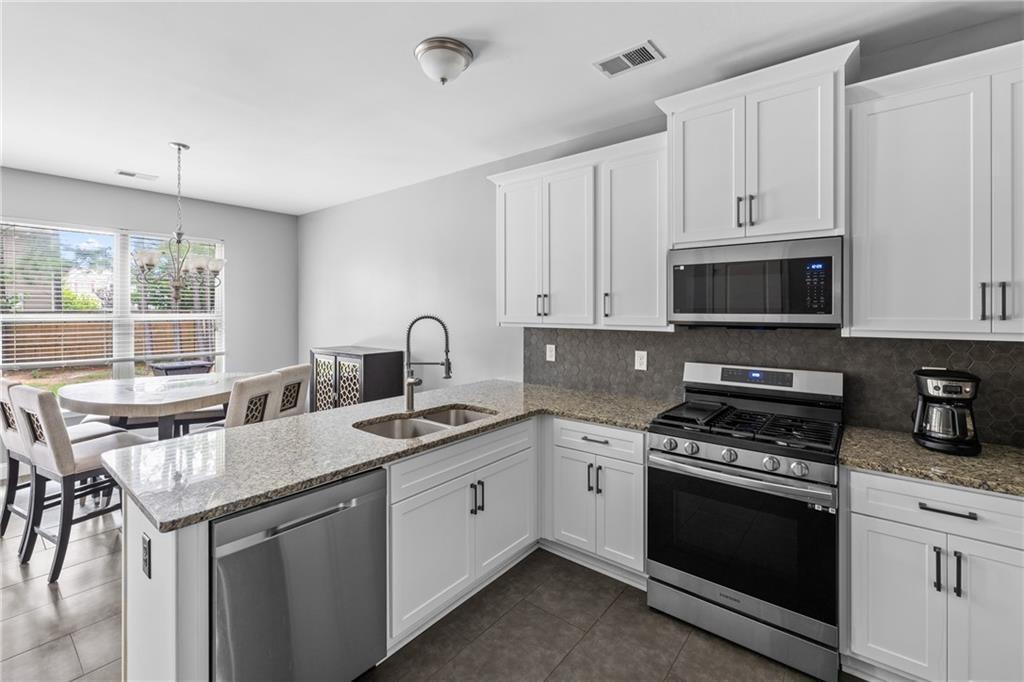 133 Worthing Lane Fairburn, GA 30213 - Photo 10 of 23