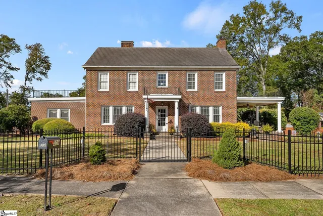 $462,000 | 308 West Walnut Street, Clinton, SC 29325