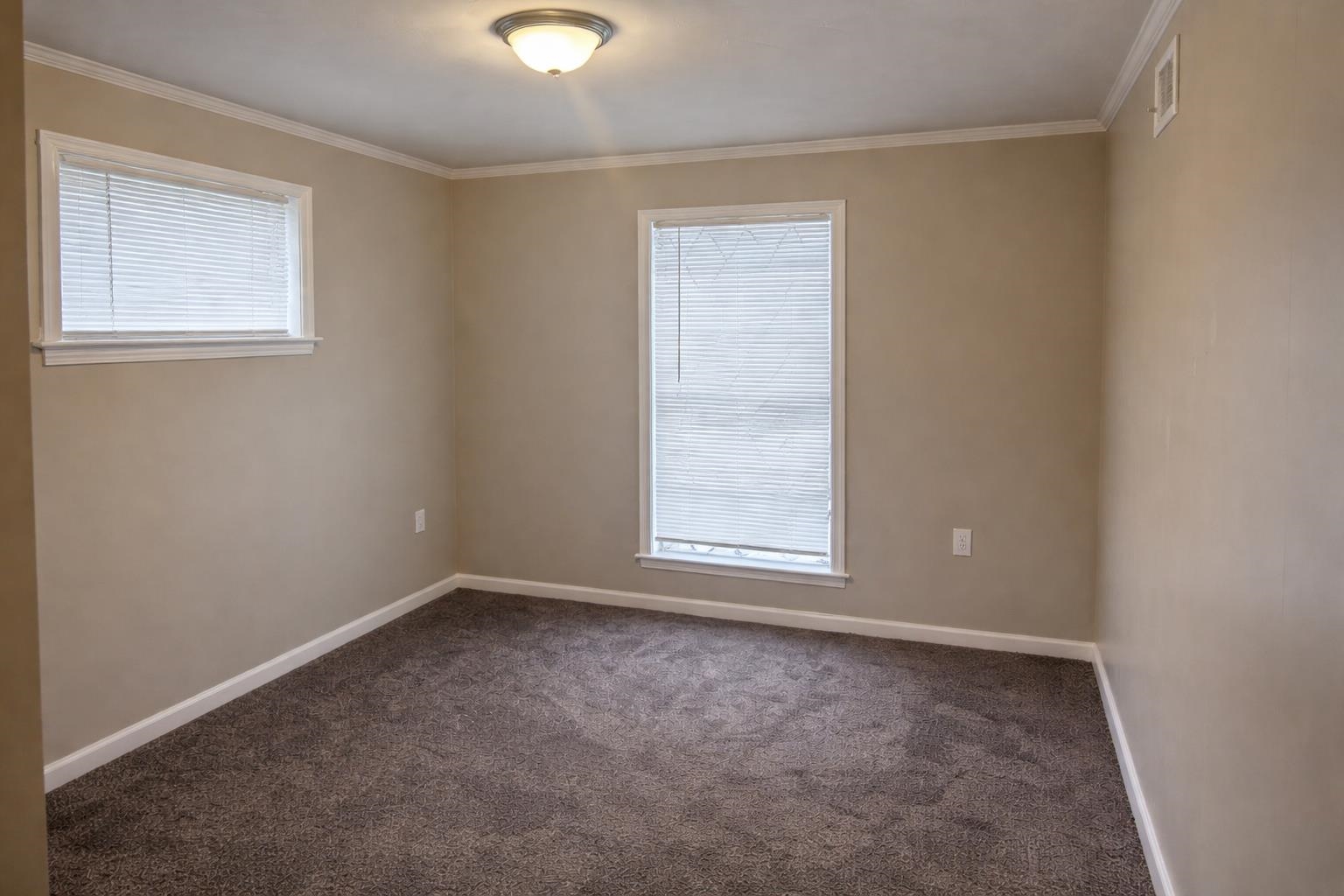 3300 Keystone Avenue Memphis, TN 38128 - Photo 11 of 18 an empty room with a window