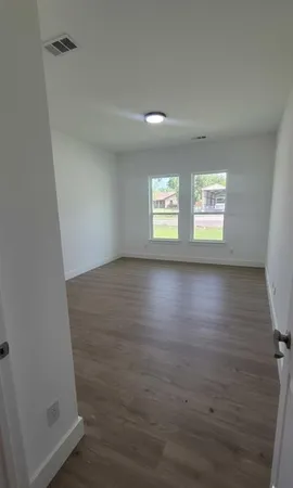 $458,000 | 1106 East Sixth Street, Springtown, TX 76082
