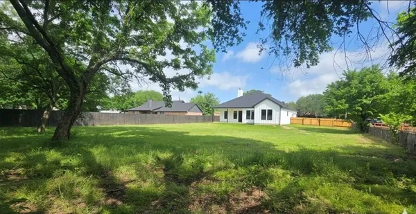 $458,000 | 1106 East Sixth Street, Springtown, TX 76082