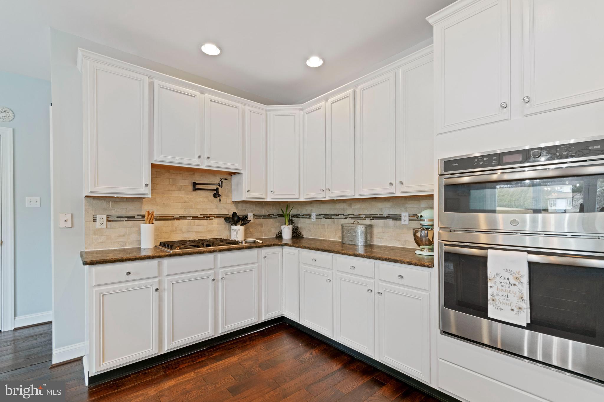 311 Trimble Lane Exton, PA 19341 - Photo 13 of 35 Gas Cooking
