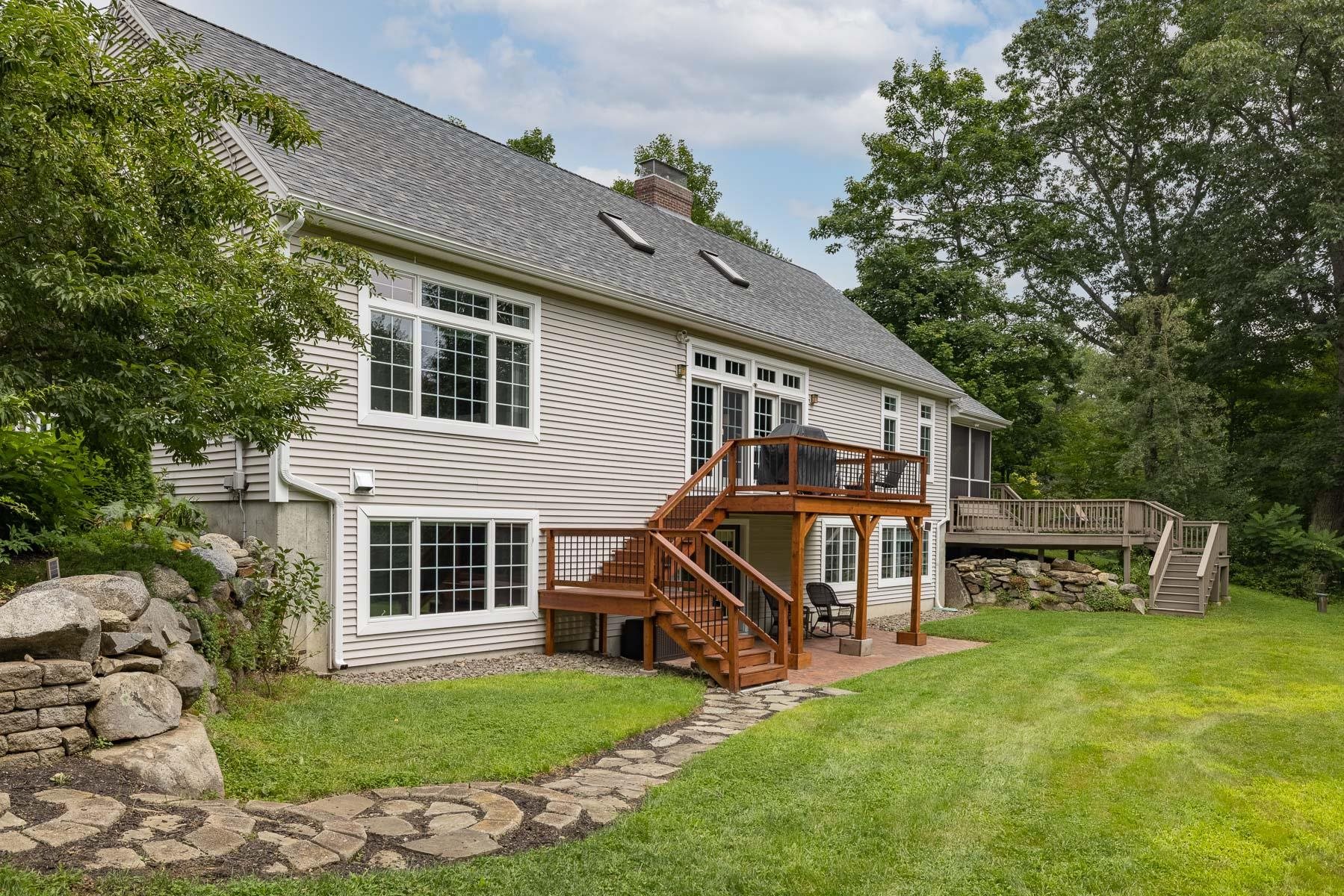 127 Exeter Road Newfields, NH 03856 - Photo 5 of 40