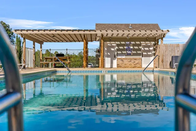 $1,350 | 721 Arbor Lake Drive, Crestview, FL 32536