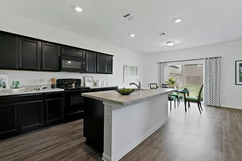 $299,900 | 550 Bunton Reserve Boulevard, Kyle, TX 78640