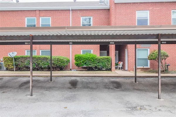 $1,695 | 5021 Birchman Avenue, Unit 5015, Fort Worth, TX 76107