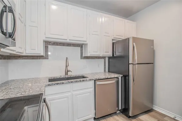 $1,695 | 5021 Birchman Avenue, Unit 5015, Fort Worth, TX 76107