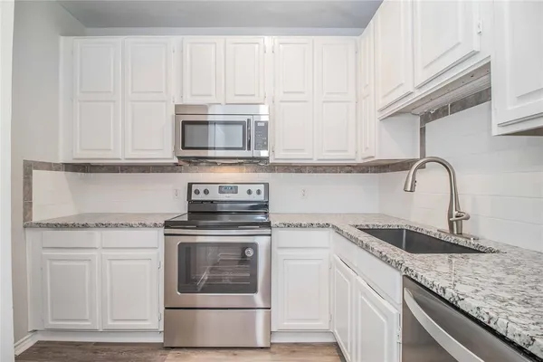 $1,695 | 5021 Birchman Avenue, Unit 5015, Fort Worth, TX 76107