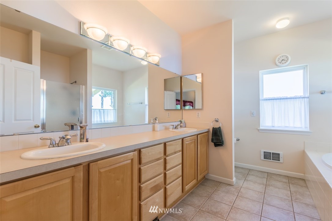294 East Vineyard Crest Road Grapeview, WA 98546 - Photo 17 of 25 Gallery Image 17