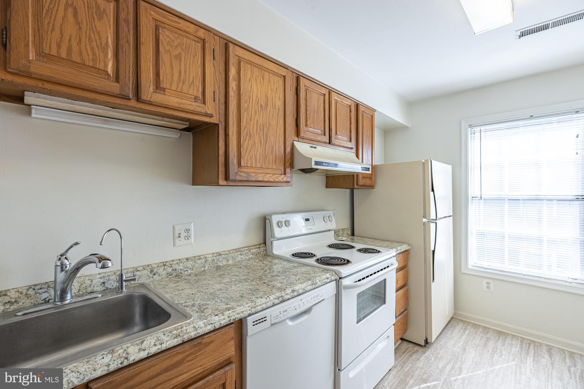 929 South Rolfe Street, Unit 2 Arlington, VA 22204 - Photo 8 of 25