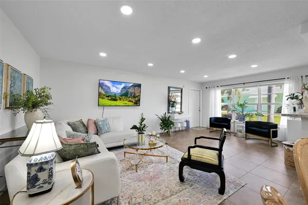 $149,000 | 211 Bayview Avenue, Unit C, Boynton Beach, FL 33435