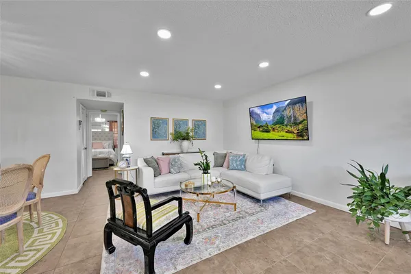 $149,000 | 211 Bayview Avenue, Unit C, Boynton Beach, FL 33435