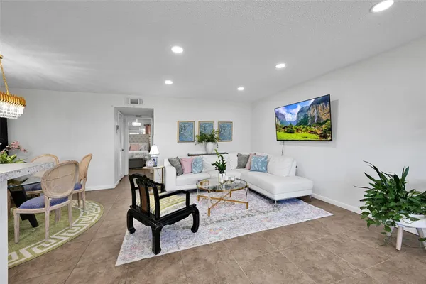 $149,000 | 211 Bayview Avenue, Unit C, Boynton Beach, FL 33435